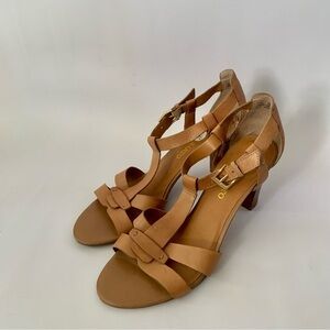 🍀 3/$30 Franco Sarto Strappy T strap leather stacked heel Sandals 9.5 peep toe